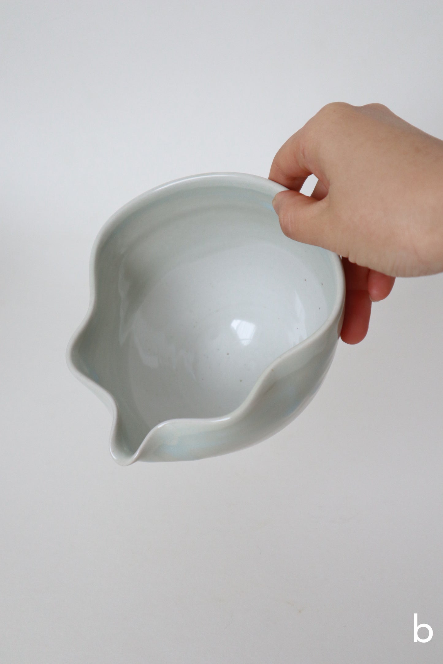 glacier seashell matcha bowl