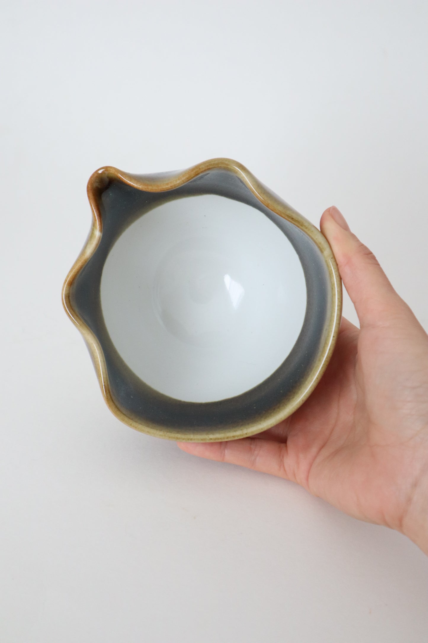 espresso seashell matcha bowl