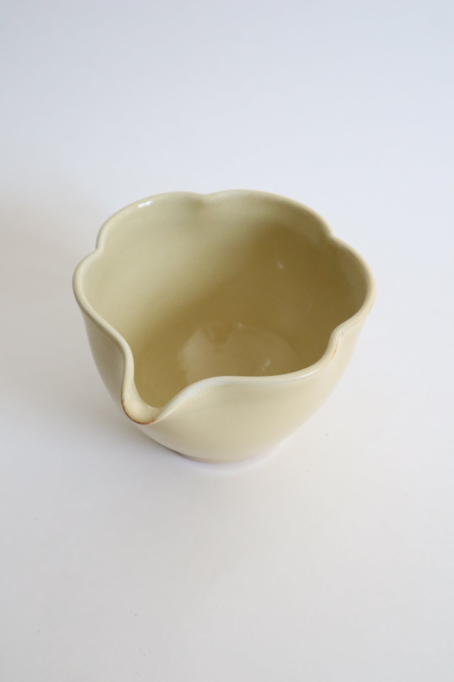 butter yellow bloom matcha bowls + set